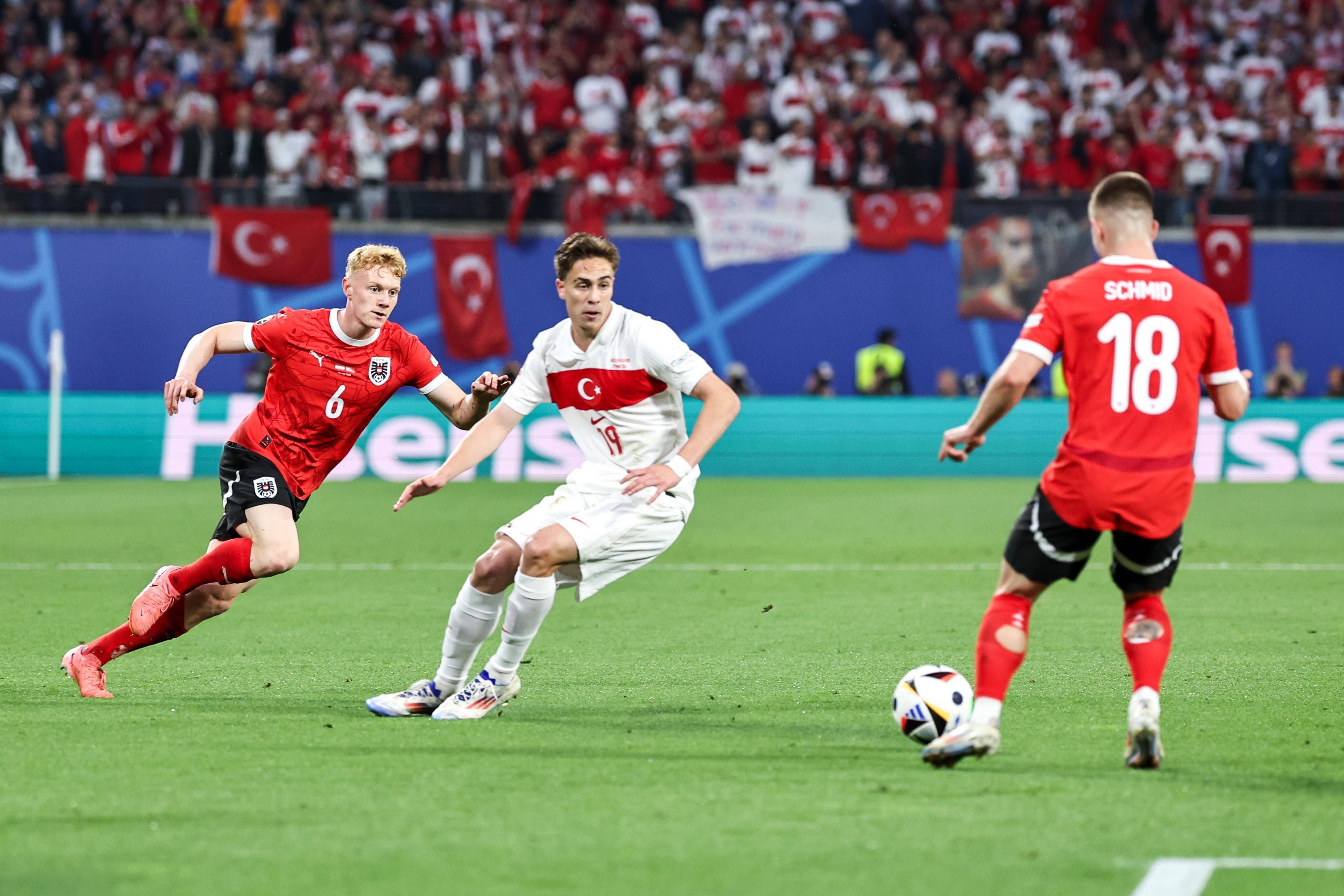 J9-西亚卡姆关键节点突破纪录，西班牙队带队取胜！的简单介绍