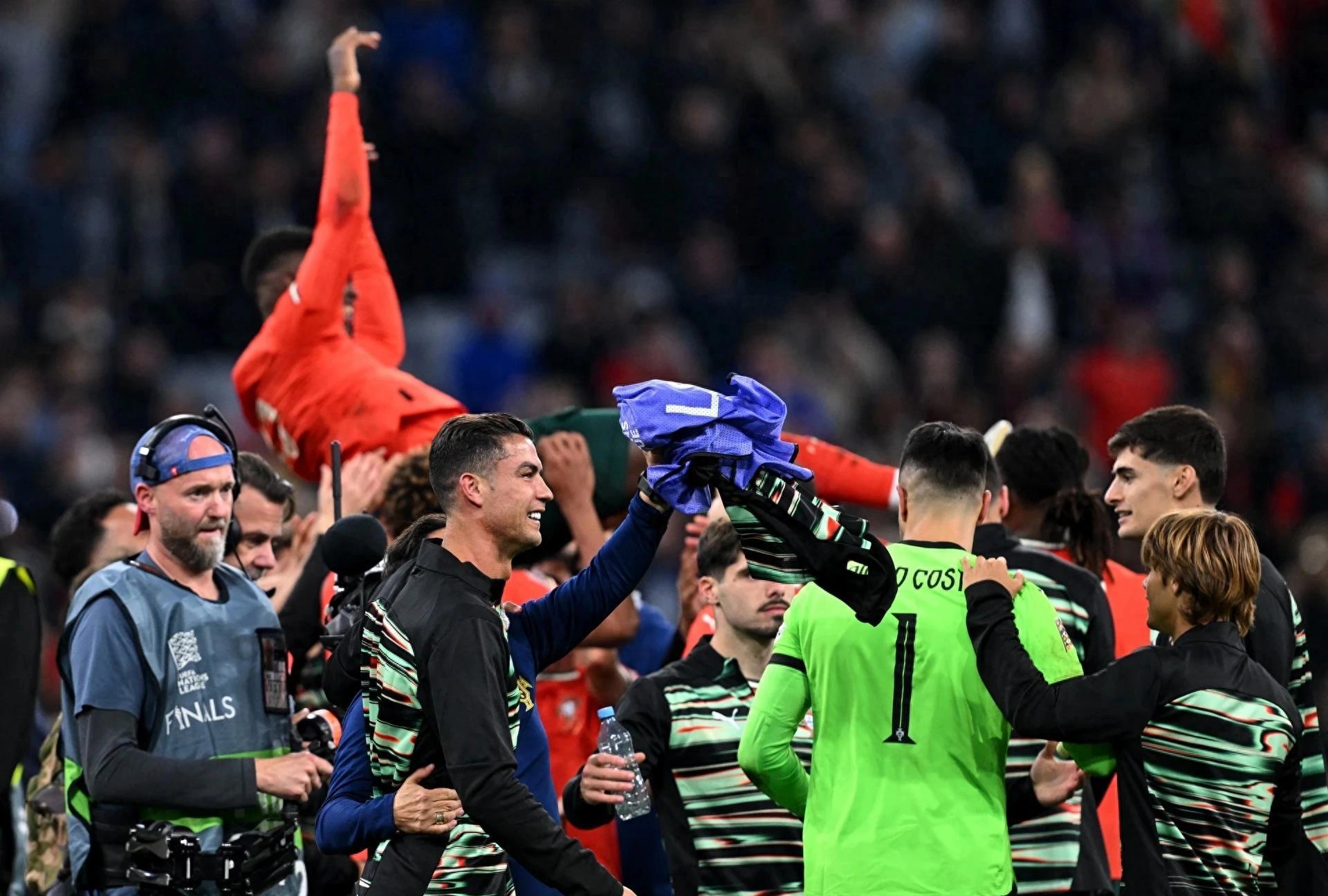 关于C罗爆冷击败塞尔维亚队，比分优势明显引爆全场！的信息